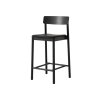 Barová židle Betty TK14 v černém provedení s černým koženým sedákem od &Tradition
