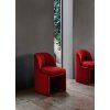 Křeslo / židle Loafer SC106 v červeném provedení od &Tradition