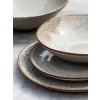 Hluboký kameninový talíř v šedé barvě od značky Tell Me More