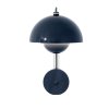 Nástěnná lampa Flowerpot VP8 v tmavě modré barvě od &Tradition
