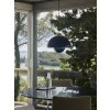 Závěsná lampa Flowerpot VP7 Ø 37 cm v tmavě modré barvě od &Tradition
