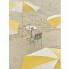 Sluneční z kolekce Terrazza v kombinaci krémové a žluté s rozměrem 200 cm od HAY