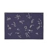 Nástěnná textilní mapa souhvězdí od ferm Living - tmavě modrá