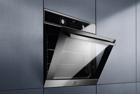 Electrolux EOF6P76BX vstavaná rúra