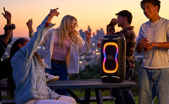 JBL PartyBox 130 ponúka 200 W výkon RMS a skvelú svetelnú šou