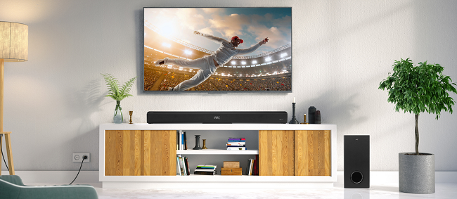 ombinácia televízora a soundbaru JVC TH-E741 Vás okamžite vtiahne do filmového deja 