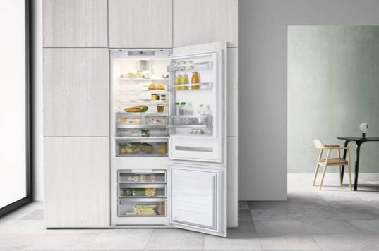 Whirlpool SP40 802 EU 2  Vstavaná kombinovaná chladnička so šírkou 70 cm