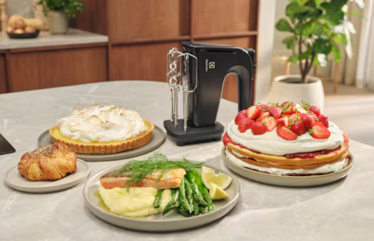 Electrolux EHM4B ručný šľahač