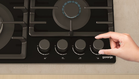 Zapaľovanie varnej dosky jednou rukou