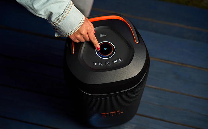 JBL PartyBox 130 - ovládanie reproduktora zvrchu