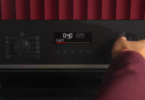 Elegantný dotykový LED displej EXPlore+ s dotykovými tlačidlami vám umožňuje rýchle a presné ovládanie. 