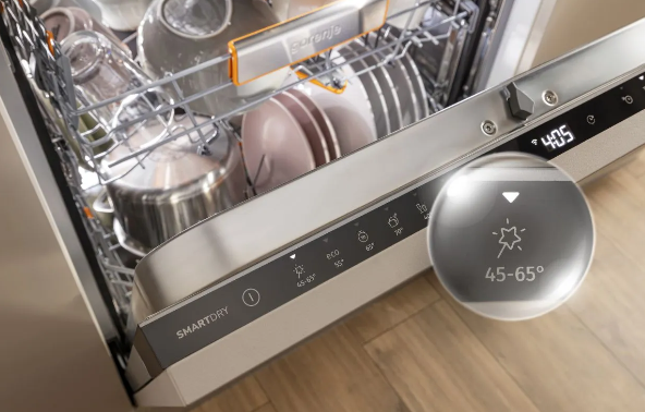 Automatický umývací program vďaka inteligentnej detekcii znečistenia vždy zvolí optimálne nastavenie. 