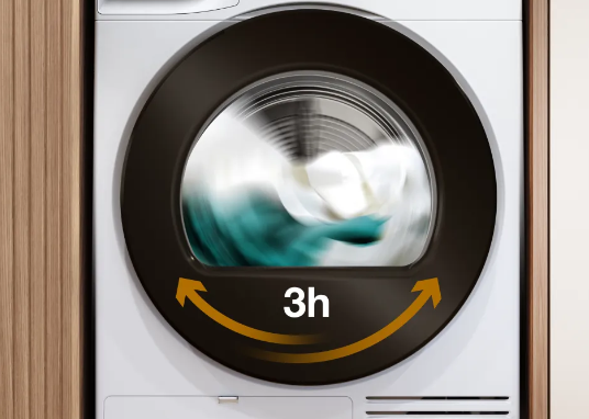 Funkcia AntiCrease po skončení sušenia jemne udržiava bielizeň v pohybe, aby sa v bubne neusadila a nekrčila.