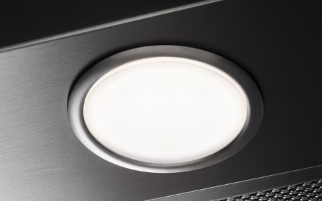 LED osvetlenie pre príjemnejšie varenie - AEG digestor 