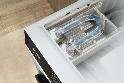 Zásuvka so samočistiacim systémom sa preto pred koncom každého cyklu automaticky prepláchne a odstráni zvyšky pracieho prostriedku aj aviváže.