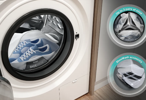 ShoeWash šetrne čistí obuv v špeciálnom pracom cykle navrhnutom na pranie obuvi.