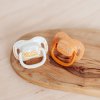 canpol babies set symetrickych silikonovych dudliku babiesboo 18m oranzovy (1)