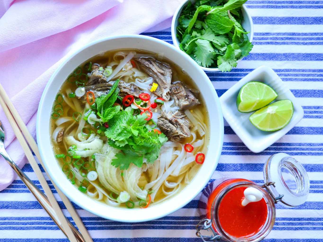 RECEPT | Vietnamská polévka Phở bò