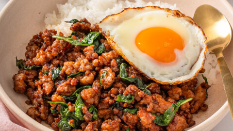 RECEPT | Vepřové mleté maso s thajskou bazalkou (Pad Kra Pao)