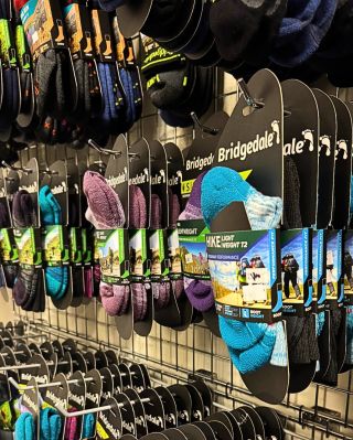 Minulý týden patřil ponožkám Bridgedale! 🧦🧦 Udělal sis radost i ty? Jestli sis koupil své první Bridgedale, už se nemůžeme...