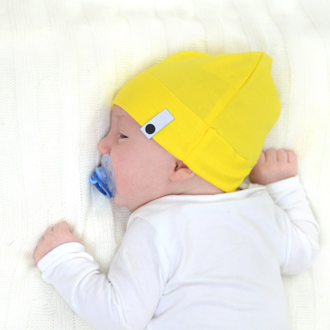 Bavlněná čepice Newborn - žlutá