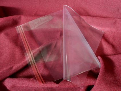 PP sáček s dírkou a lepící klopou 300x400+40mm