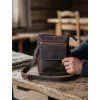 panska kozena crossbody taska hneda lifestyle 2