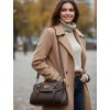 hnedá dámska kožená kabelka cez plece