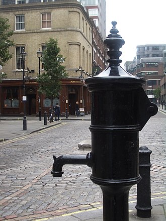 John_Snow_memorial_and_pub