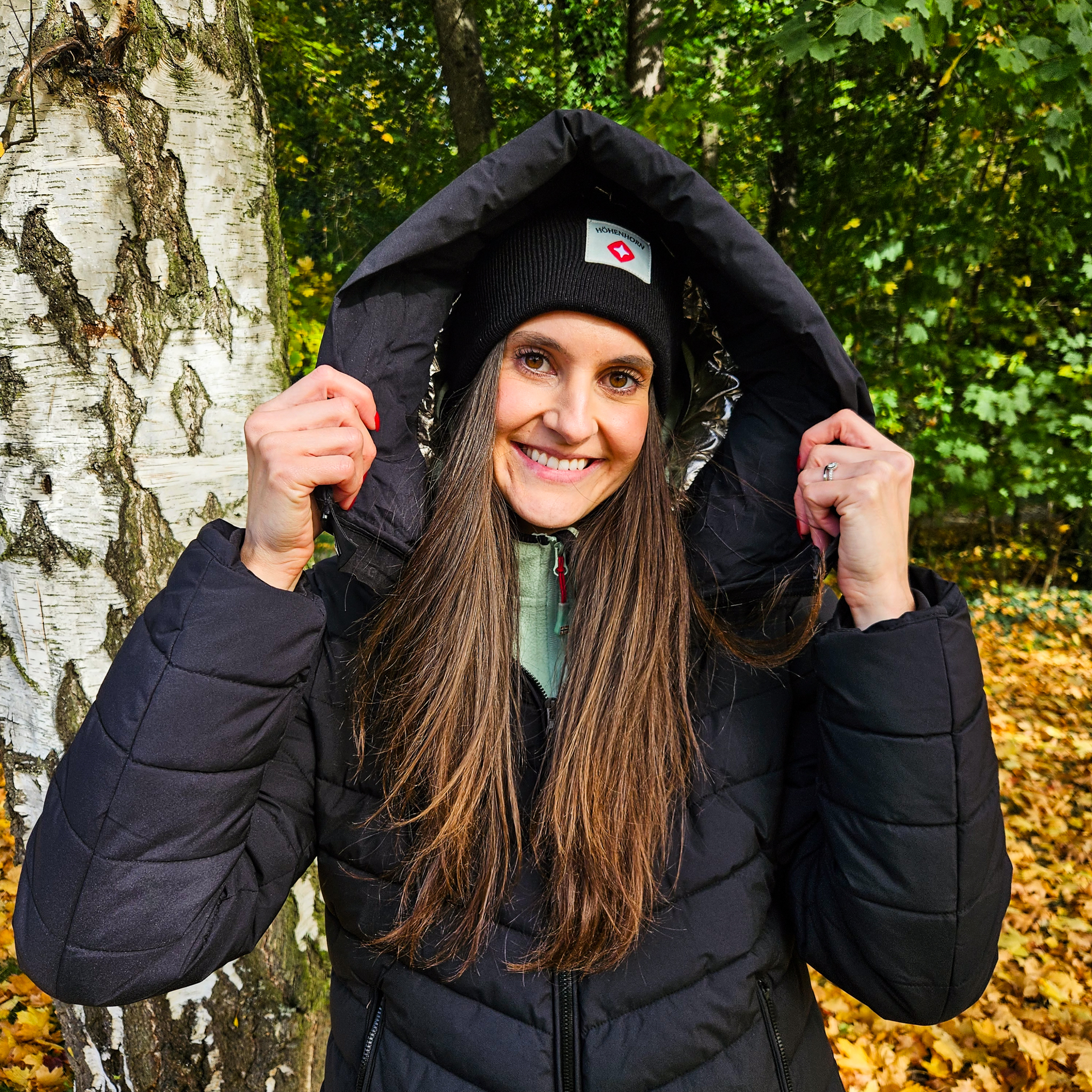 AMANDINE – žena v bundě ve městě