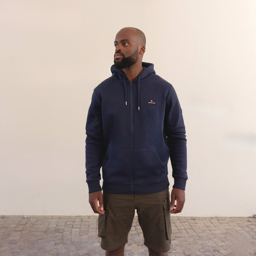 Katan – detail zipsu a kapucne