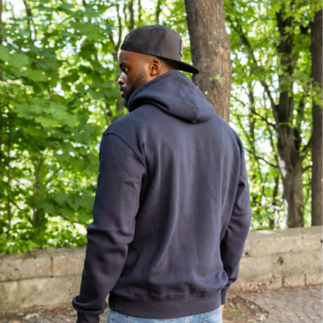 Detail kapucne a zipsu – Katan