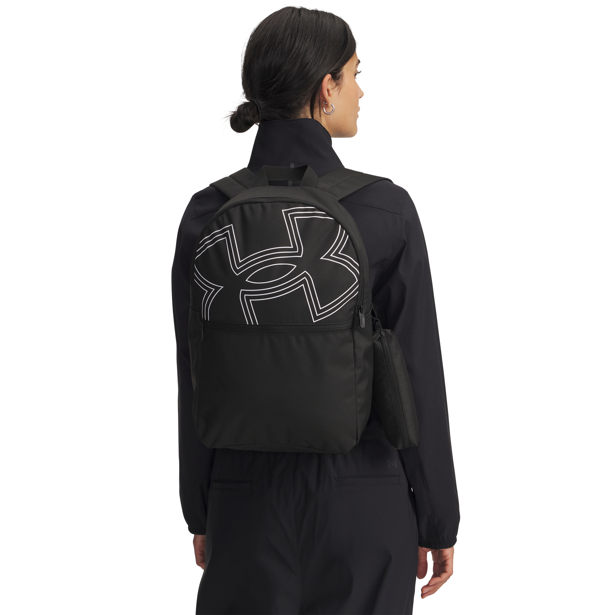 Praktický městský batoh UNDER ARMOUR na notebook i každý den Barva: Černá