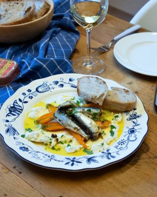 Váš talíř, naše sardinky. Rádi tady ukážeme, co z plechovky vzniklo u vás doma. Tagujte @sardinerie_cz nebo pište do DM,...