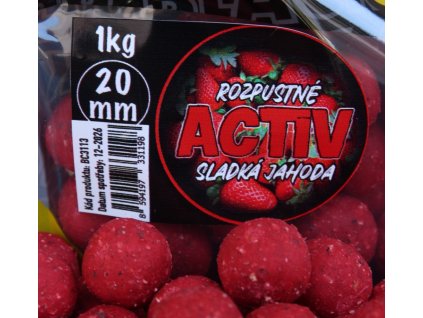 Black Carp Activ Boilies Sladká Jahoda 5 kg 20 mm