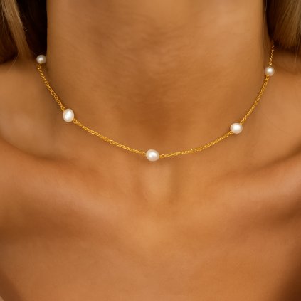 jemny-nahrdelnik-s-perlami-ve-zlatem-tonu-s1207