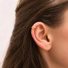 earcuff-ve-zlatem-minimalistickem-designu-s1430_model1