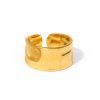 prsten-v-minimalistickem-zlatem-designu-s1432