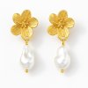 zlate-nausnice-s-kvetem-a-perlou-s1136