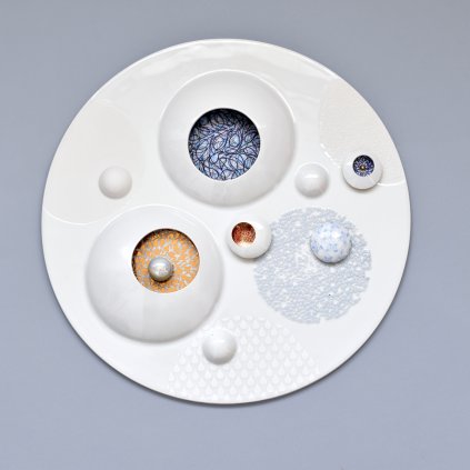 Porcelánový obraz INTROvert Šárka Schmelzerová