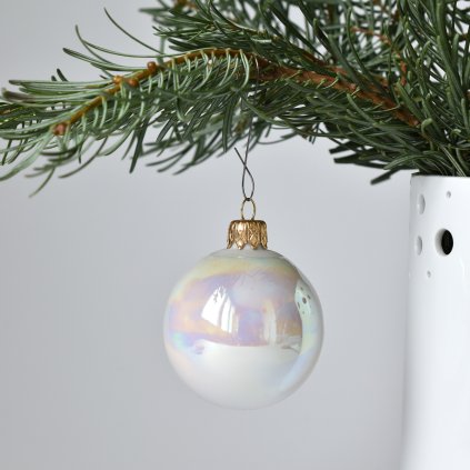 duhové vánoční ozdoby z porcelánu