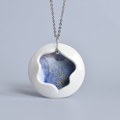 porcelánový náhrdelník modrobílý
