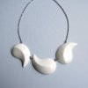 bílý porcelánový náhrdelník