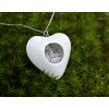 černobílý porcelánový náhrdelník tvaru srdce