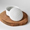 dekorativní porcelánová dóza bílá