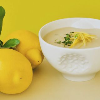 Milí přátelé, chci se s vámi podělit o radost z této pěkné spolupráce: Na podzim vyšla kniha "Polévky a misky" aneb...