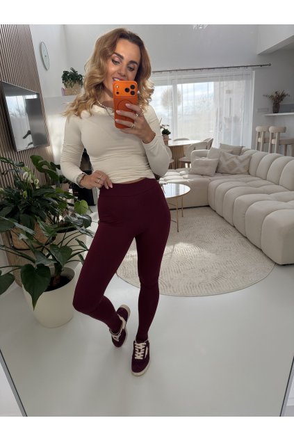 BORDÓ KALIOPKY MEZI PRSTY ADORO