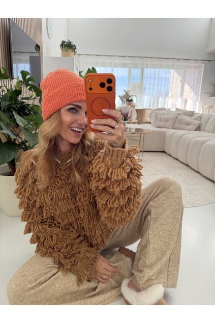 ČEPICE ZATEPLENÁ KOŽÍŠKEM FAMOUSE