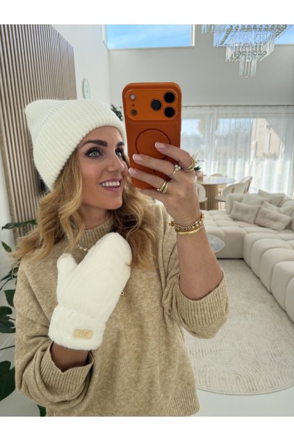 CHLUPATÉ RUKAVICE UGC