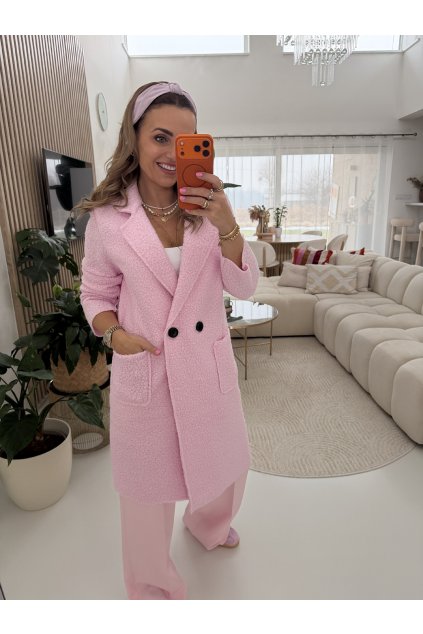 BABY PINK KABÁT TEDDY